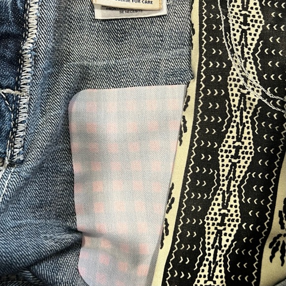 Miss Me: Distressed Easy Shorts - Picture 12 of 12